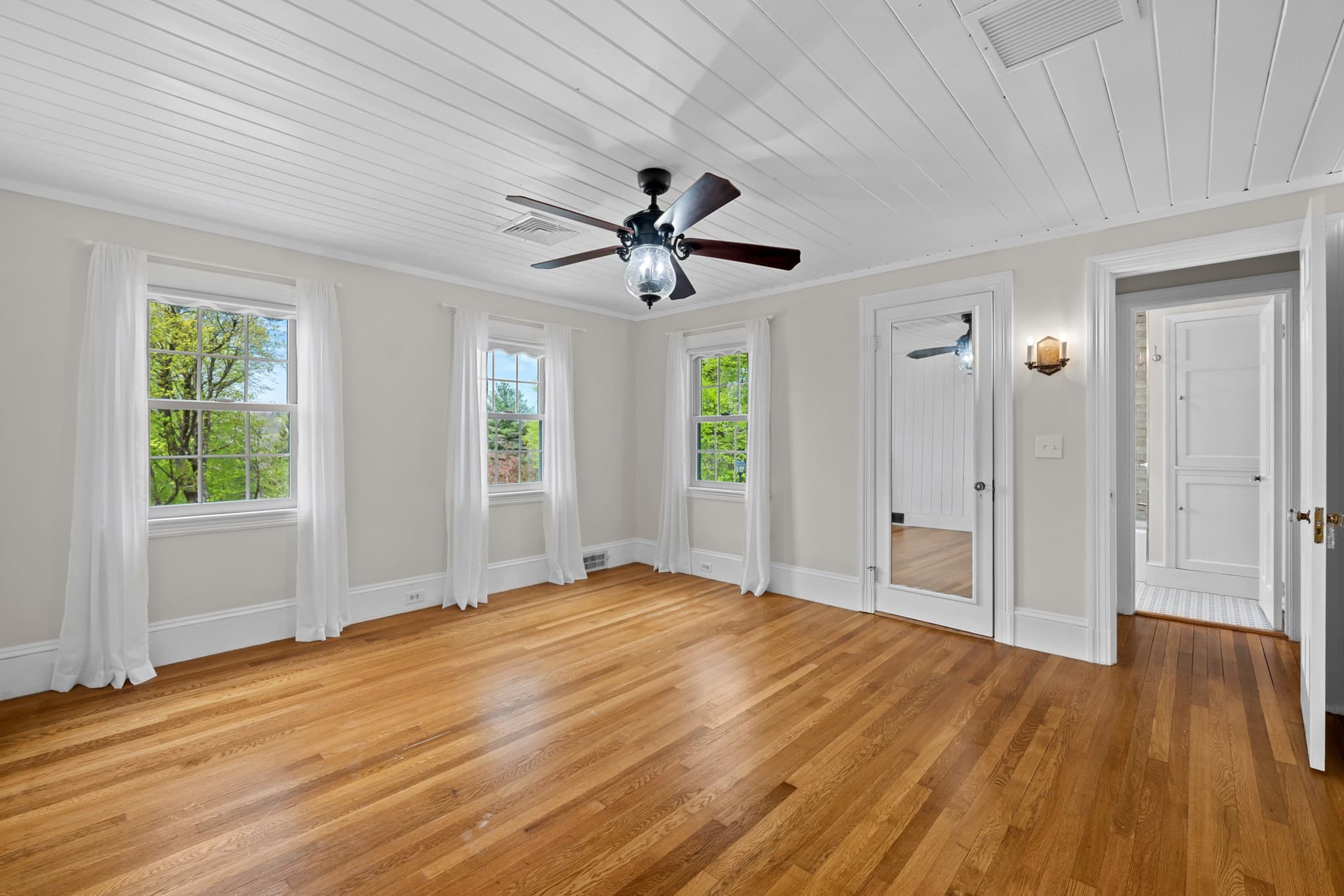 Single Family Residence at 20 Westwood Dr, Worcester MA 01609, Worcester, photo 24 of 41