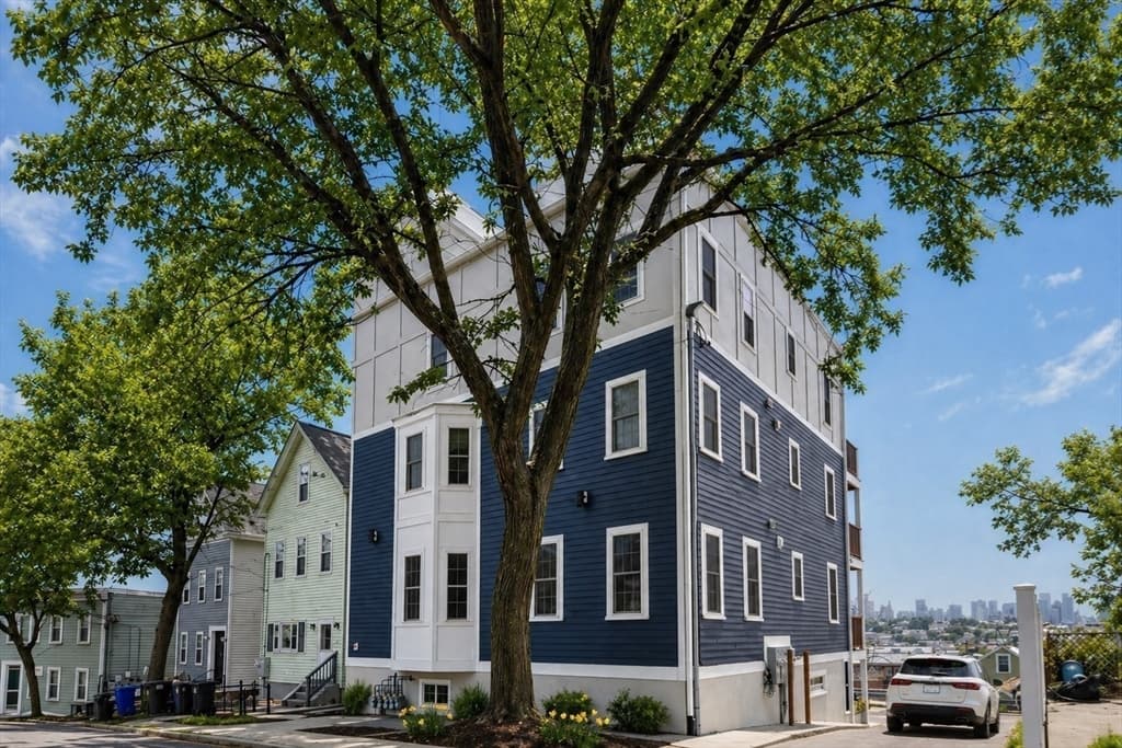Condominium at 27 Suffolk St # 2, Chelsea MA 02150, Chelsea, photo 12 of 14