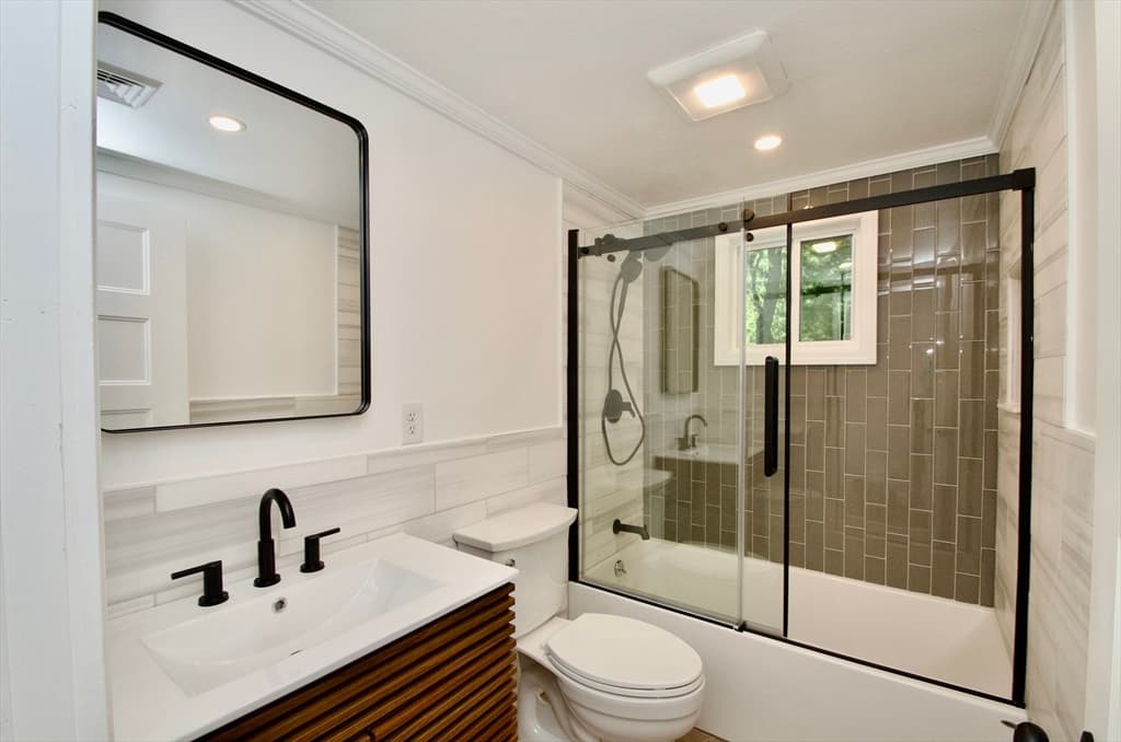 Single Family Residence at 7 Barbara Rd, Kingston MA 02364, Kingston, photo 12 of 26