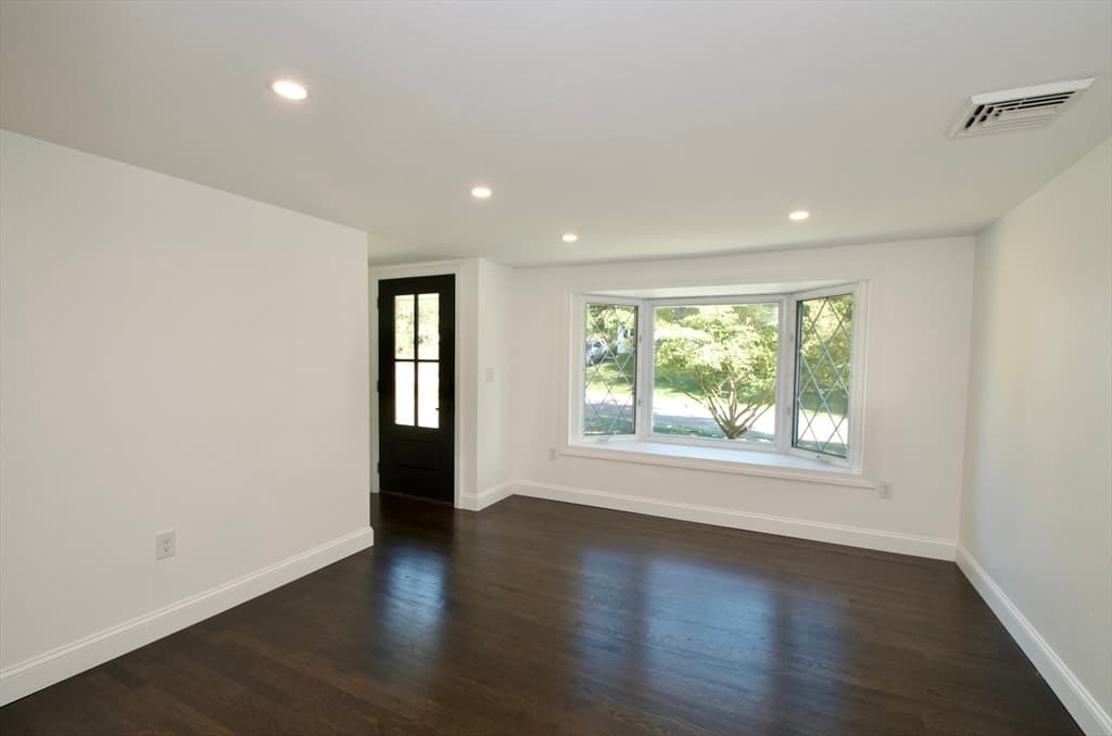Single Family Residence at 7 Barbara Rd, Kingston MA 02364, Kingston, photo 9 of 26