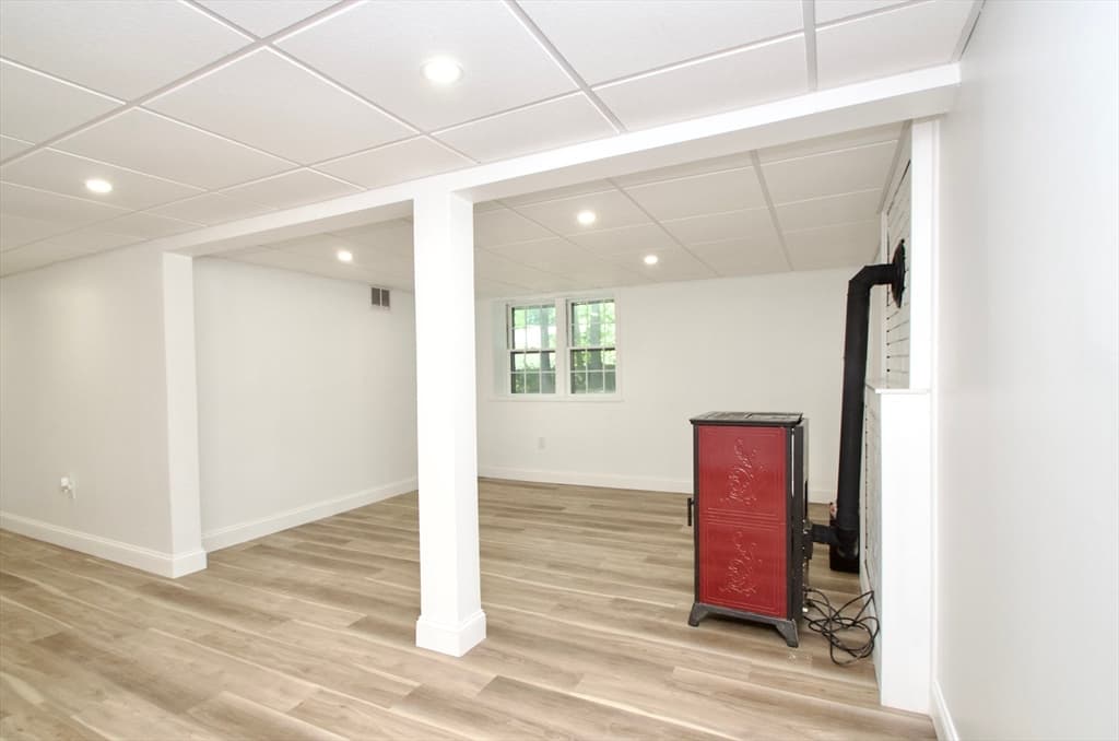 Single Family Residence at 7 Barbara Rd, Kingston MA 02364, Kingston, photo 19 of 26