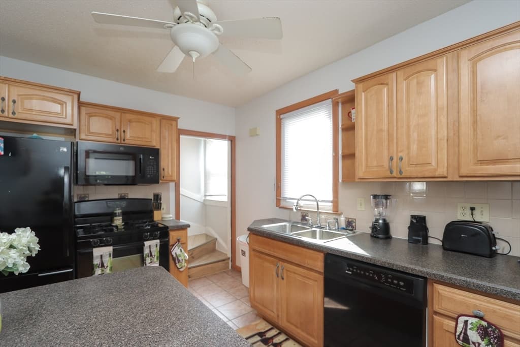 91 Ardmore St, Springfield MA 01104 photo 9