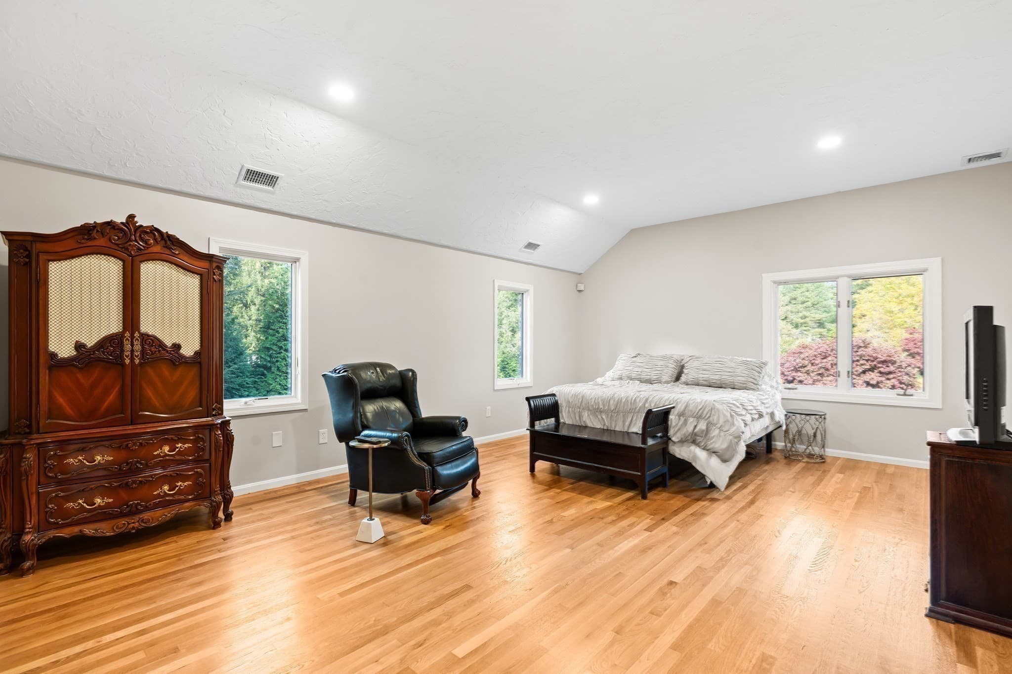 Single Family Residence at 7 Saddle Ridge Road, Sudbury MA 01776, photo 27 of 42