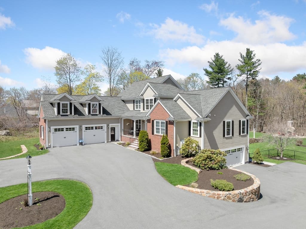 344 Salem St, Lynnfield MA 01940