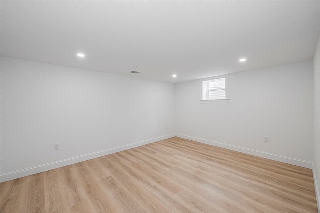 Single Family Residence at 78 Windemere Circle, Braintree MA 02184, photo 27 of 31