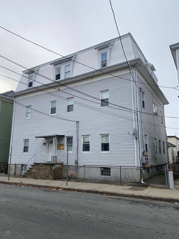 153 Jencks St, Fall River MA 02723