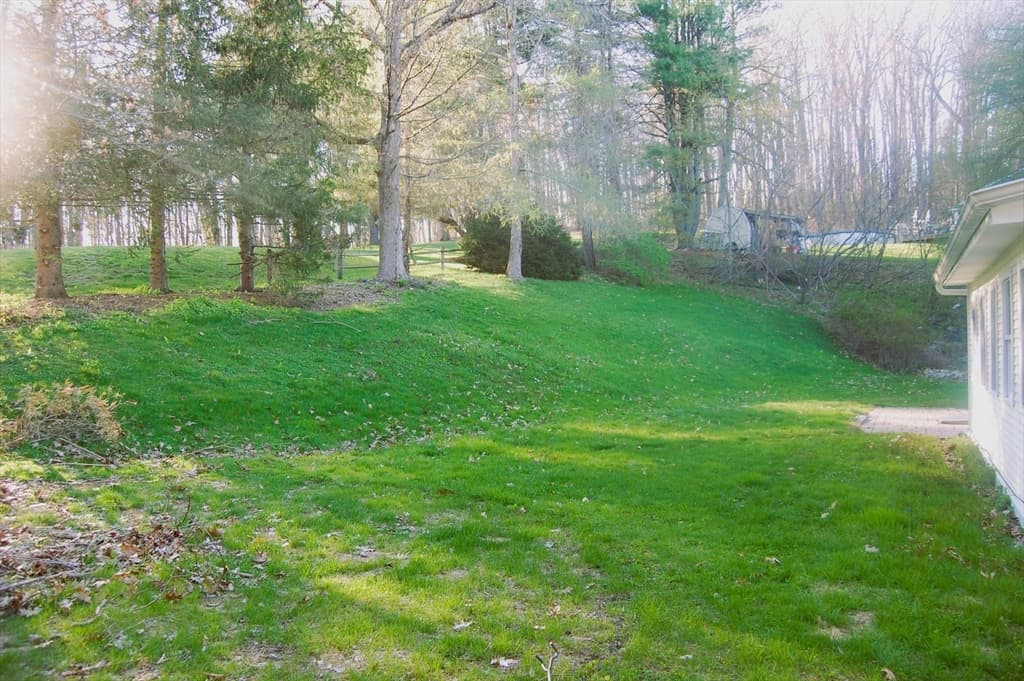 9 Harding St, Leicester MA 01611 photo 6