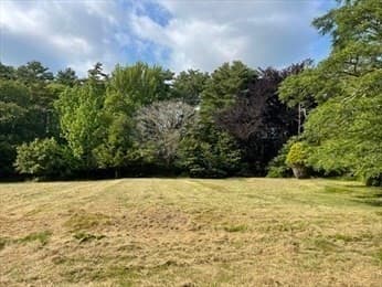 Residential at 349 Old Fall River Rd, Dartmouth MA 02747, photo 6 of 13