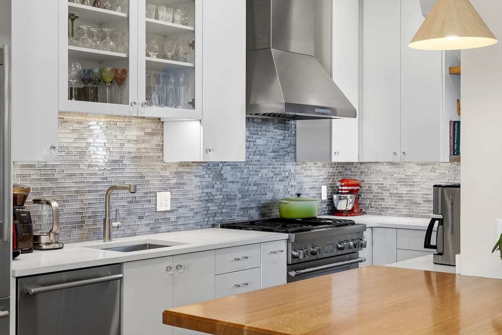 Condominium at 531 Massachusetts Ave # 3, Boston MA 02118, photo 20 of 40