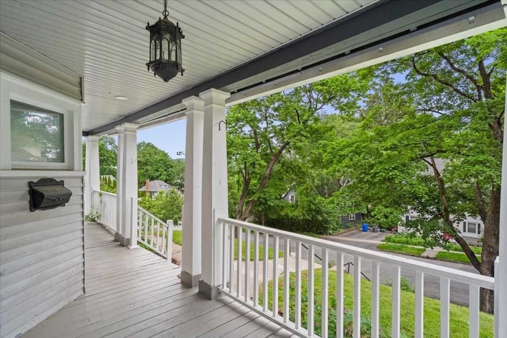 Single Family Residence at 14 Saint Elmo Rd, Worcester MA 01602, photo 5 of 42