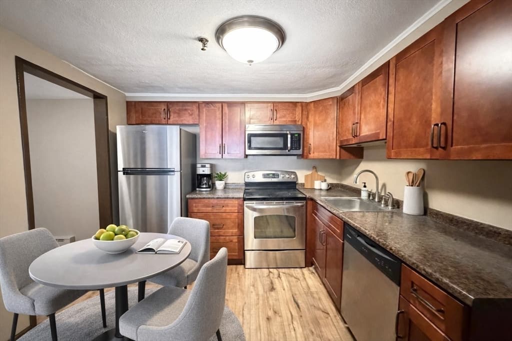 Condominium at 49 Spencer Rd # 16H, Boxborough MA 01719, Boxborough, photo 6 of 15