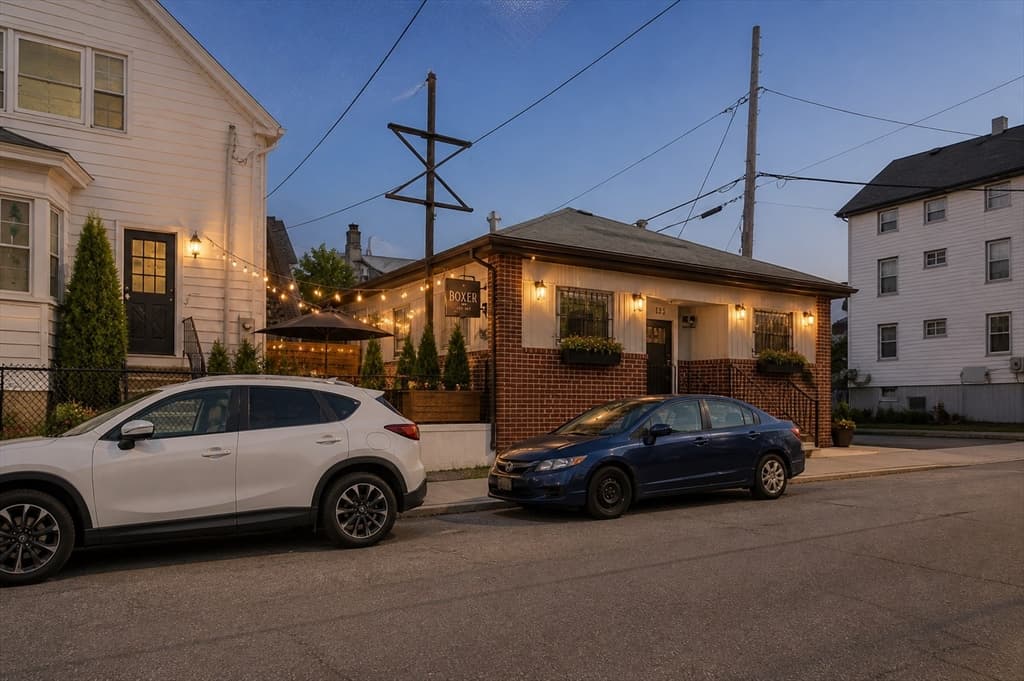 296 County St, Fall River MA 02723
