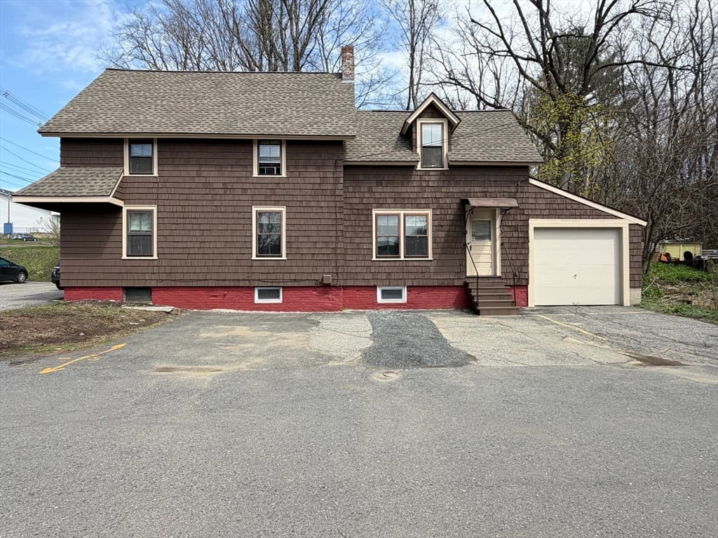 30 Mohawk Trl, Greenfield MA 01301