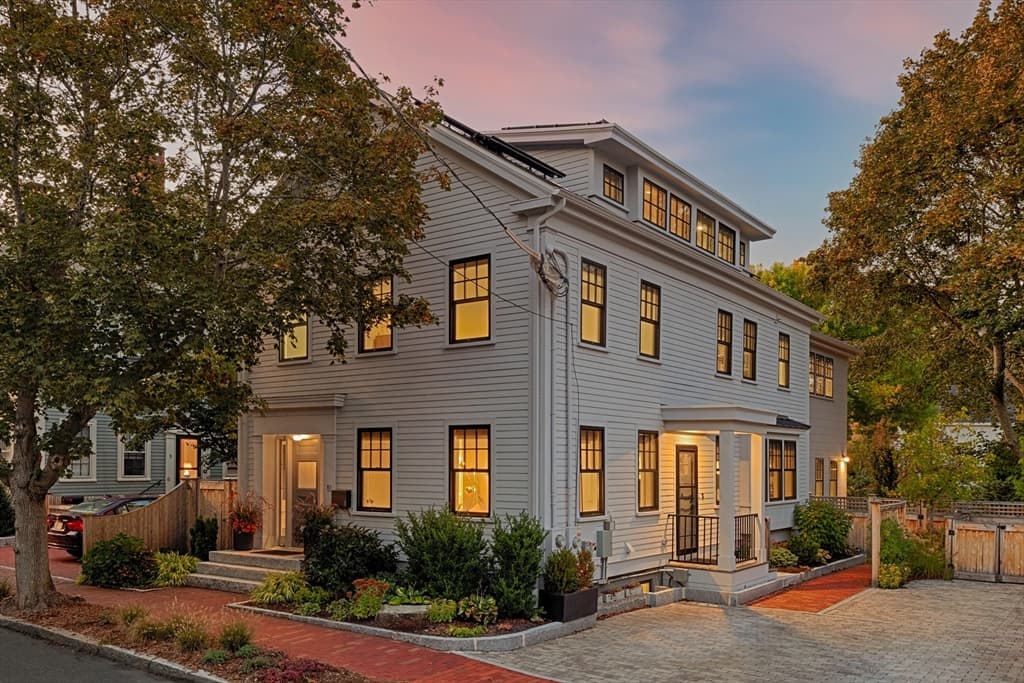 11 Purchase Street, Newburyport MA 01950