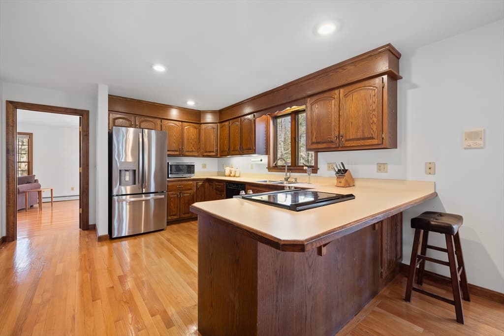 Single Family Residence at 60 Cambridge Rd, Hampstead NH 03841, Hampstead, photo 7 of 33