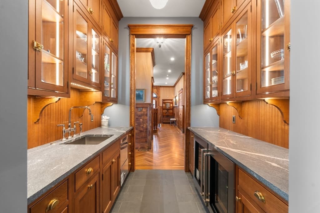 Single Family Residence at 62 Bay Street, Quincy MA 02171, Quincy, photo 10 of 39