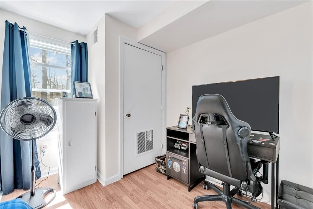 Condominium at 1 Marc Dr # 10, Plymouth MA 02360, Plymouth, photo 20 of 27
