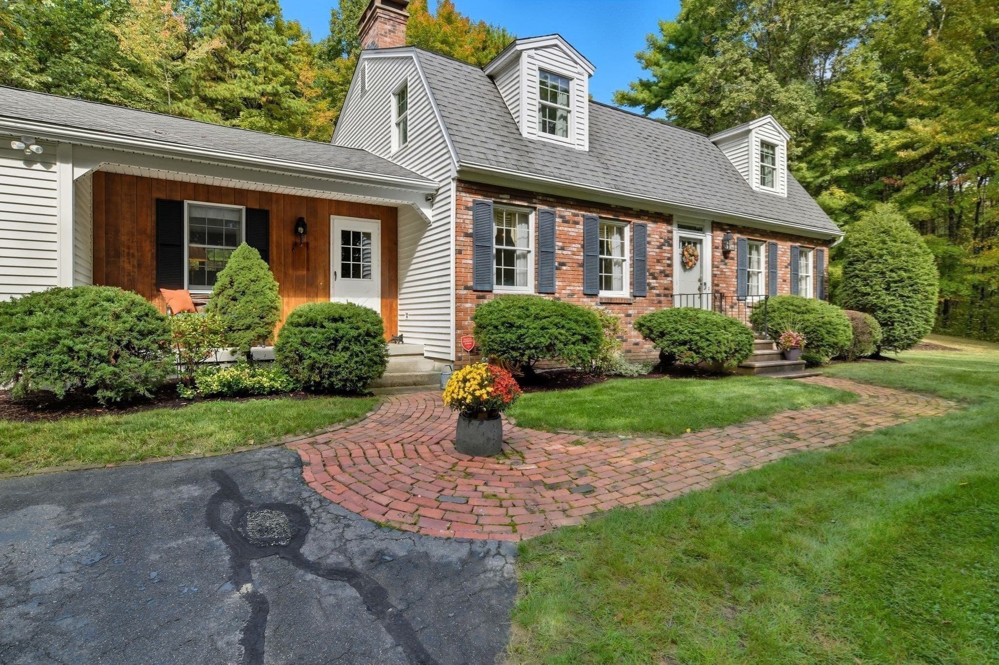Single Family Residence at 201 Belchertown Rd, Ware MA 01082, photo 4 of 42