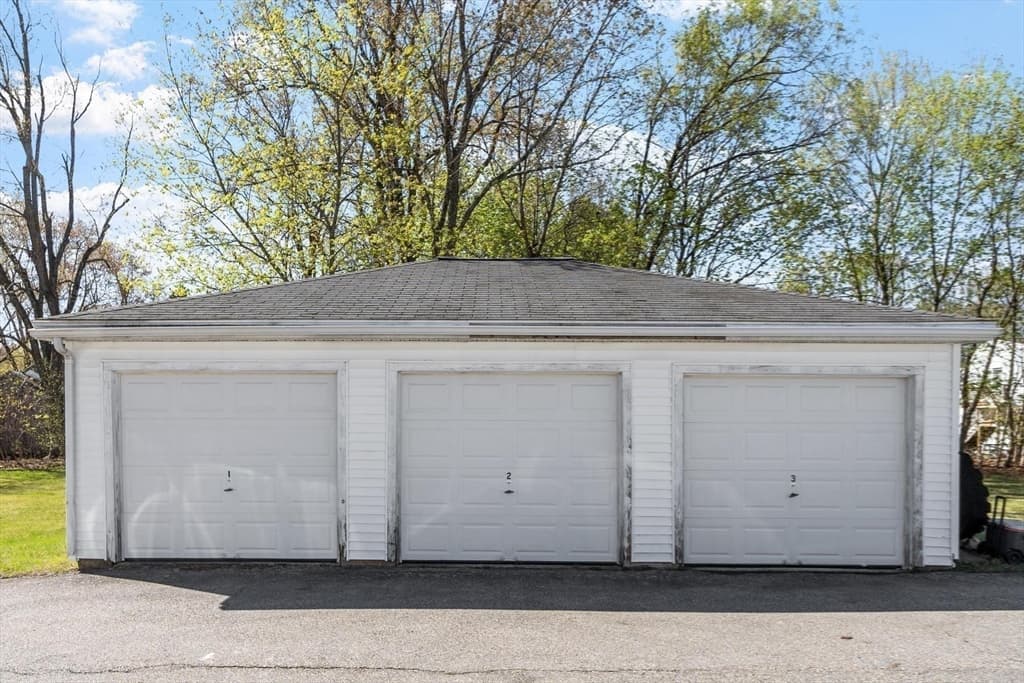 Condominium at 15R Warren Ave # 15R, Chelmsford MA 01824, Chelmsford, photo 13 of 21
