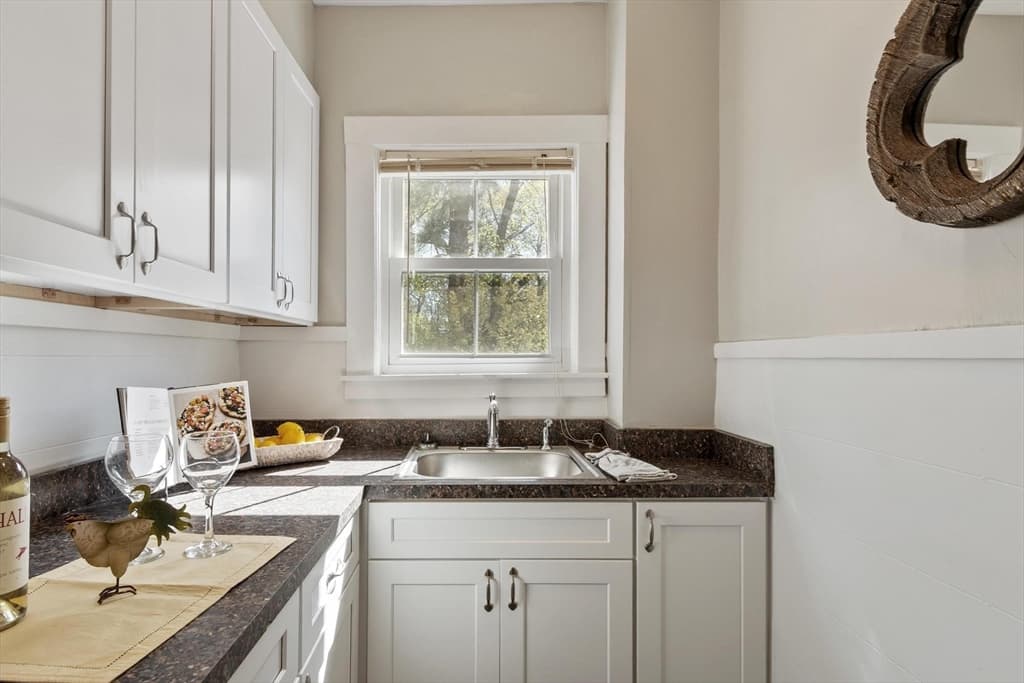 Condominium at 15R Warren Ave # 15R, Chelmsford MA 01824, Chelmsford, photo 5 of 21