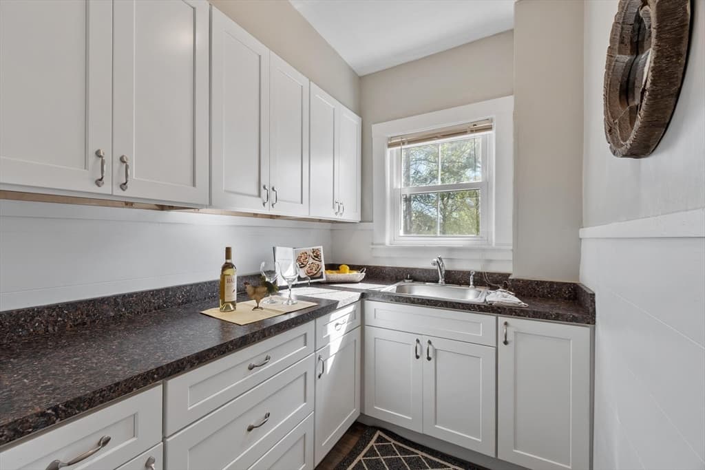 Condominium at 15R Warren Ave # 15R, Chelmsford MA 01824, Chelmsford, photo 4 of 21