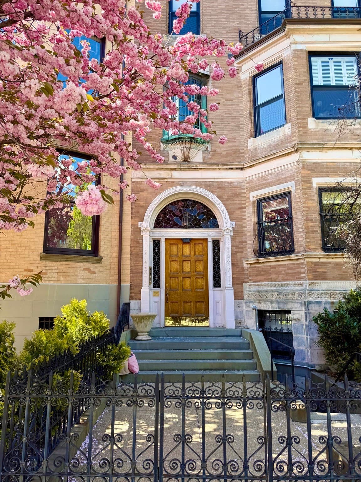 Condominium at 414 Beacon St, Boston MA 02115, photo 2 of 27