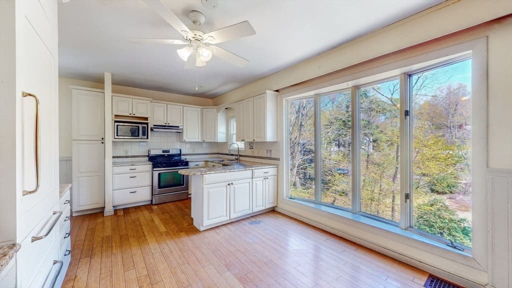 Single Family Residence at 36 Dexter Rd, Newton MA 02460, Newton, photo 8 of 32
