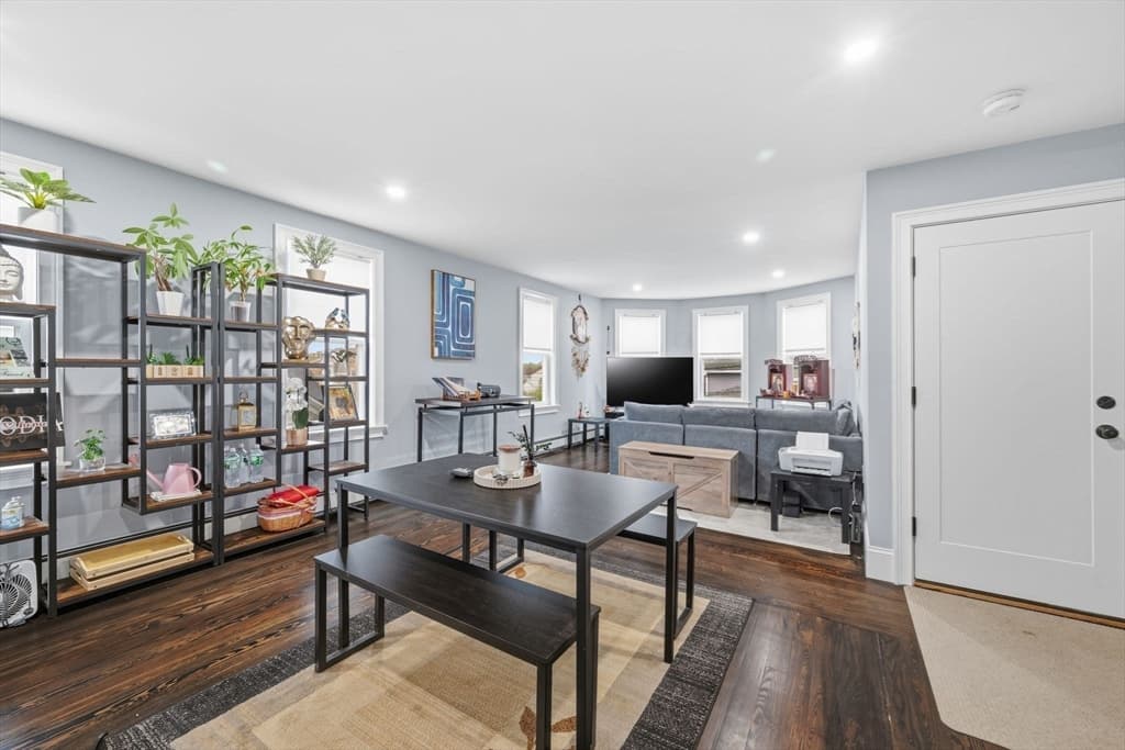 Condominium at 16 Cloutman St # 2, Salem MA 01970, photo 2 of 20