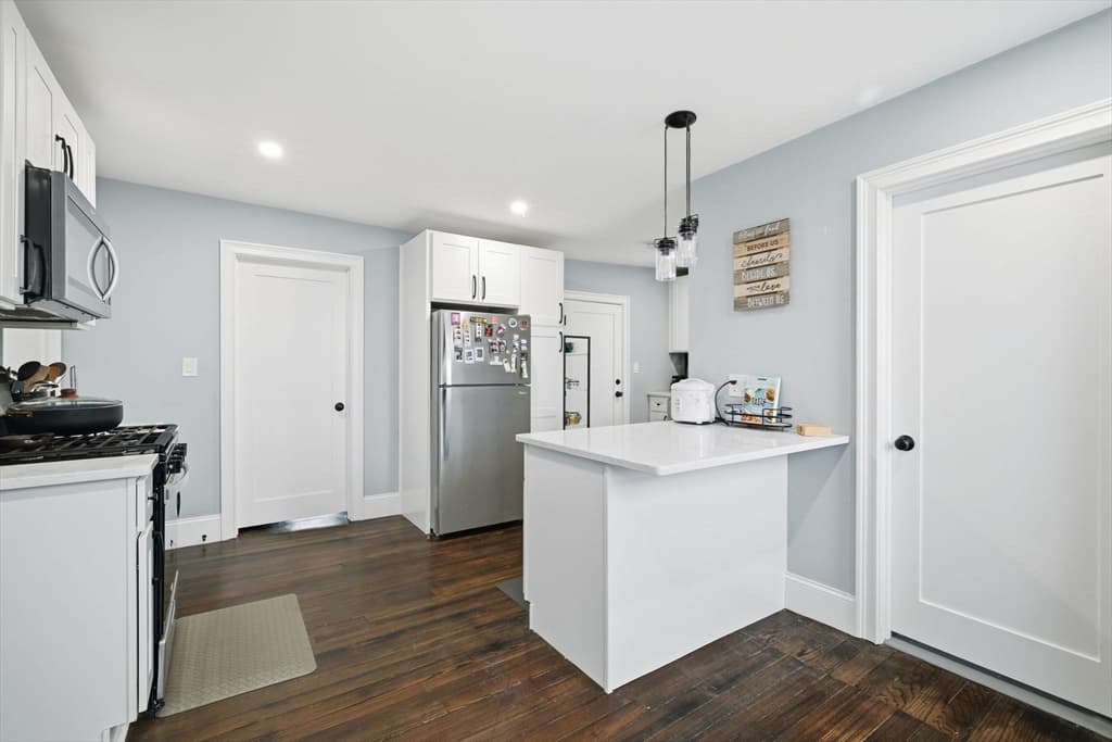 Condominium at 16 Cloutman St # 2, Salem MA 01970, photo 8 of 20