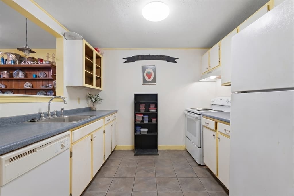 Condominium at 2 Marc Dr, Plymouth MA 02360, Plymouth, photo 6 of 34
