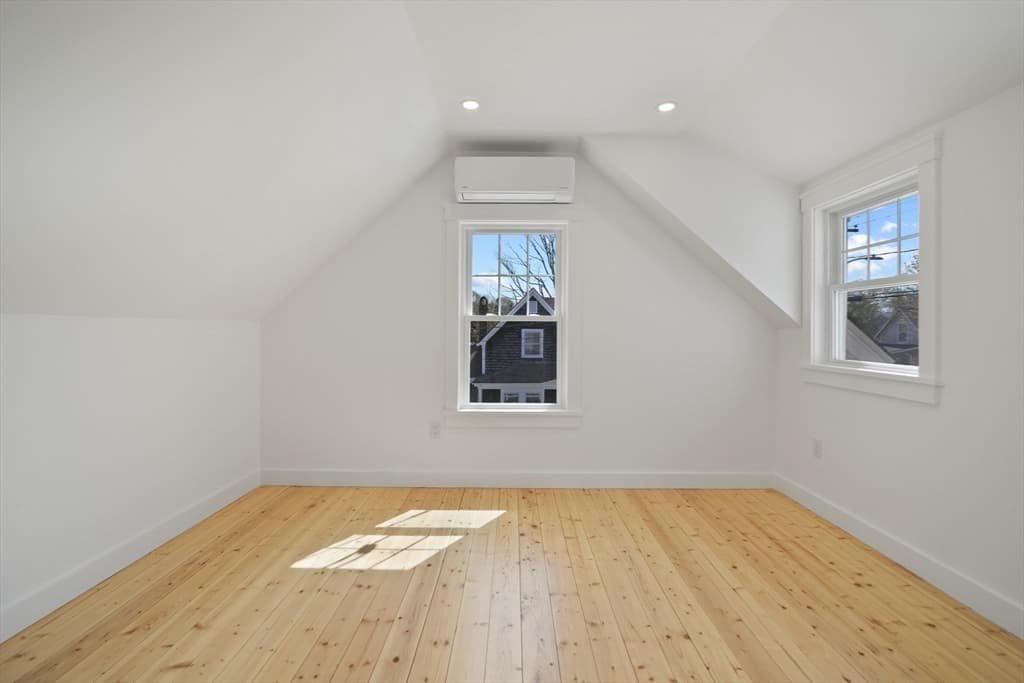33 Vineyard Ave, Oak Bluffs MA 02557 photo 14