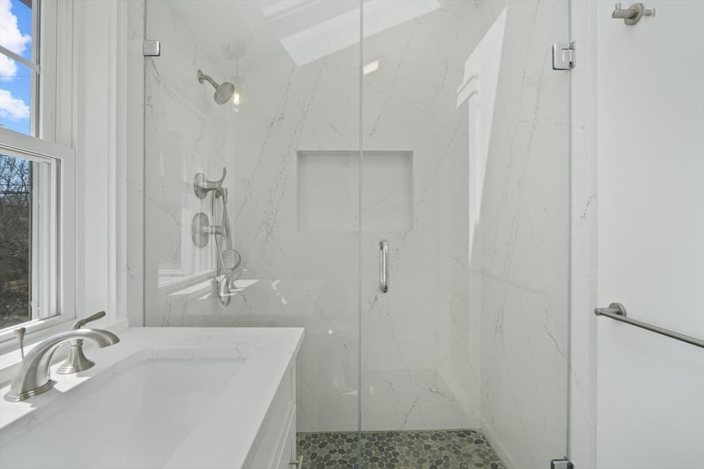 33 Vineyard Ave, Oak Bluffs MA 02557 photo 18