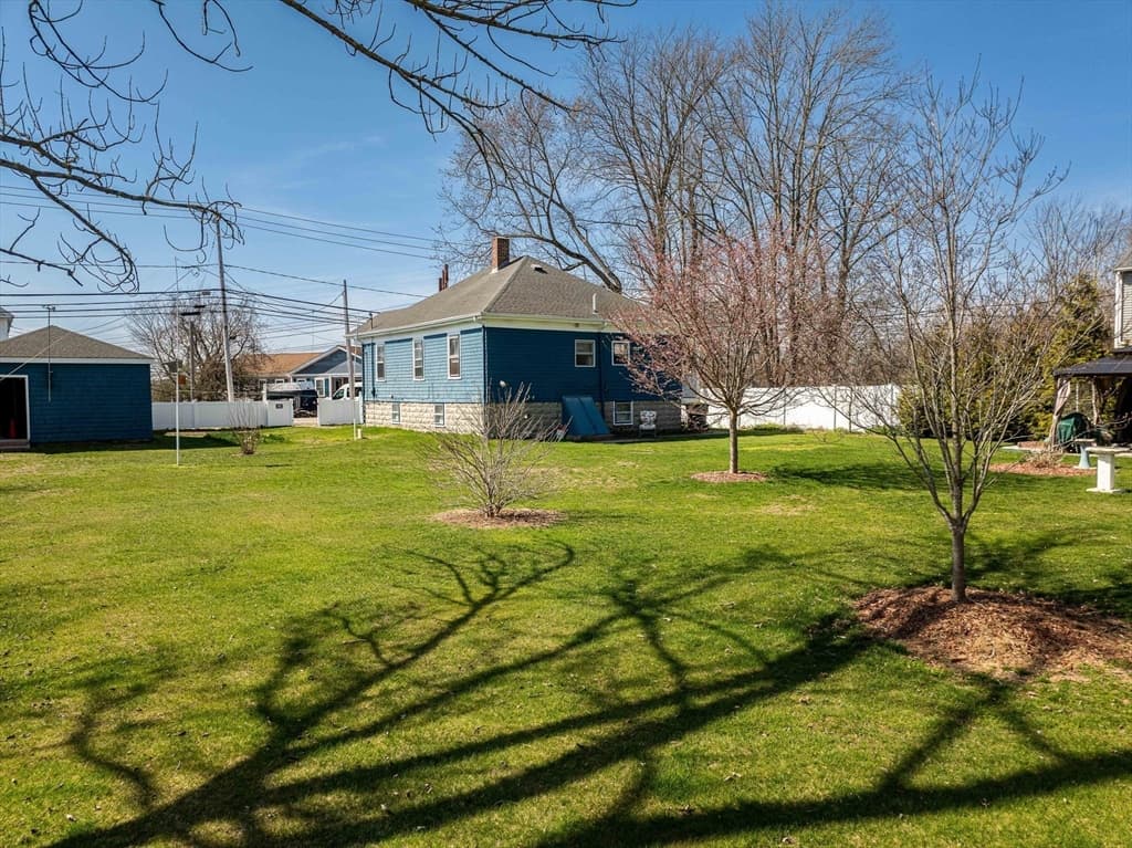 992 Lees River Ave, Somerset MA 02726 photo 6