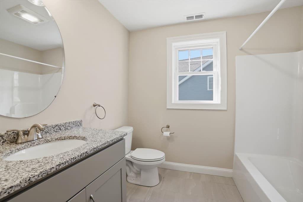 707 Southwood Ln # 707, Clinton MA 01510 photo 17