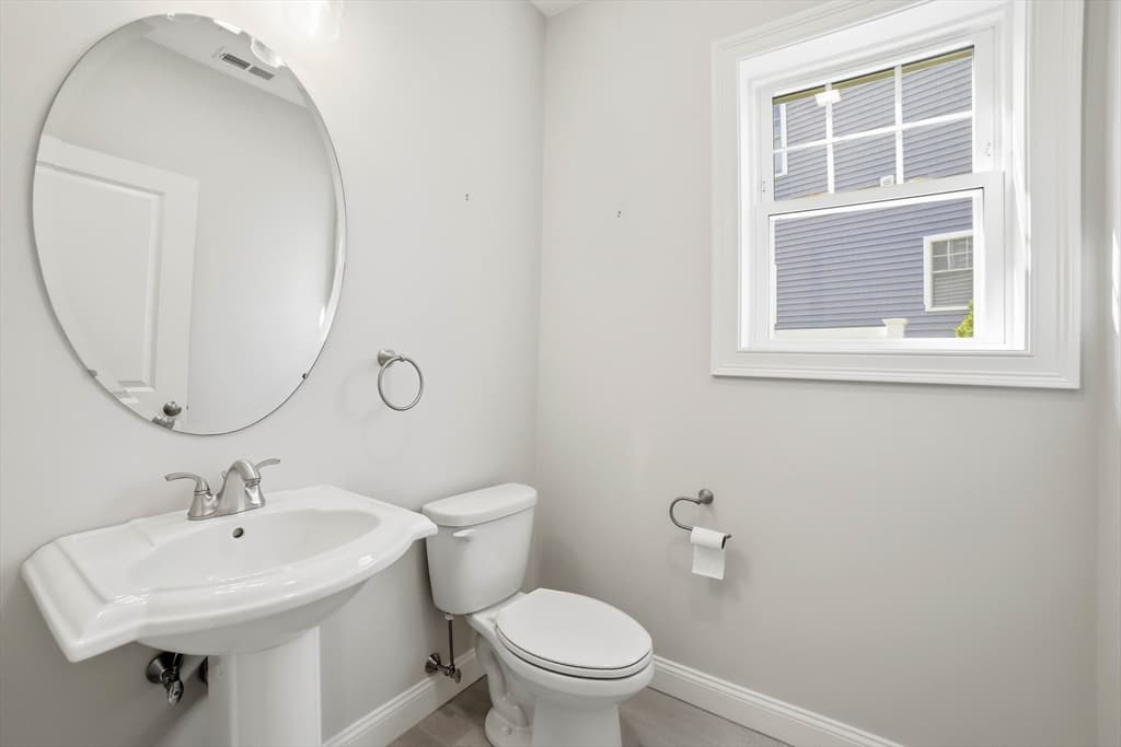 707 Southwood Ln # 707, Clinton MA 01510 photo 16