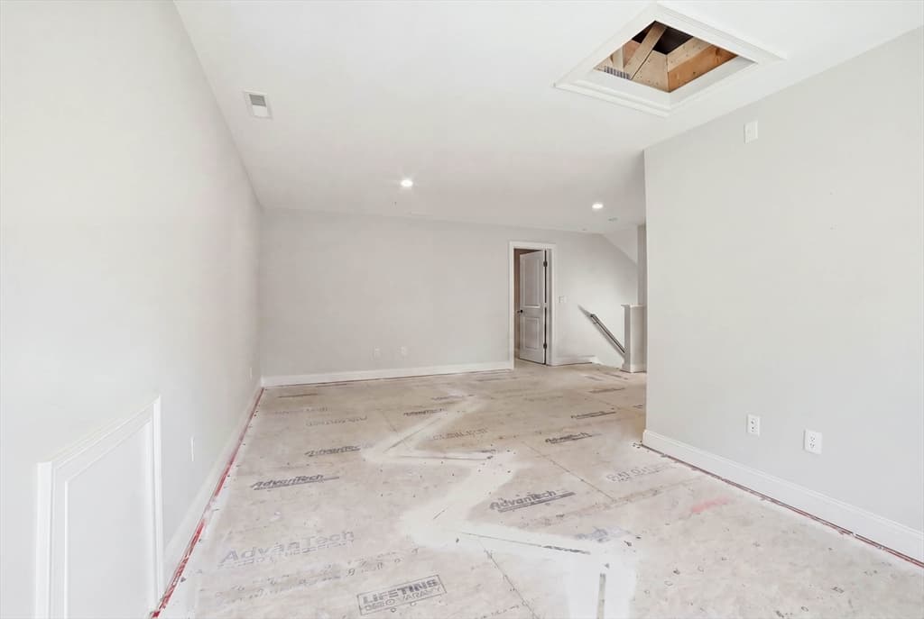 707 Southwood Ln # 707, Clinton MA 01510 photo 22