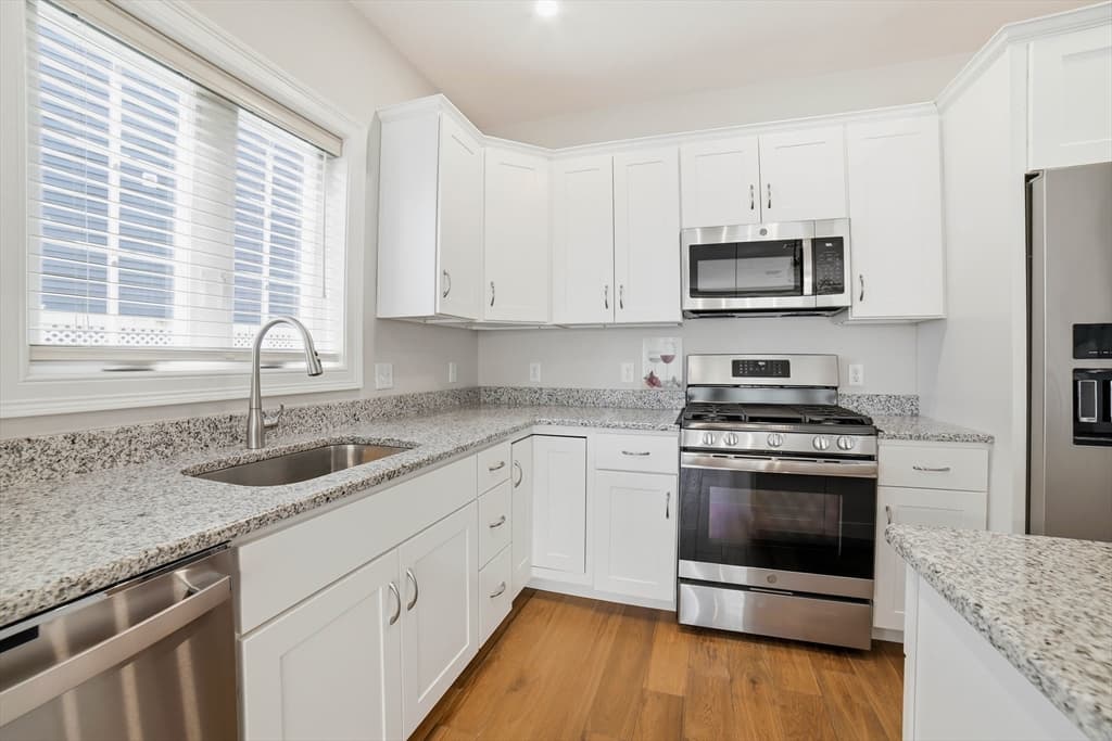 707 Southwood Ln # 707, Clinton MA 01510 photo 5