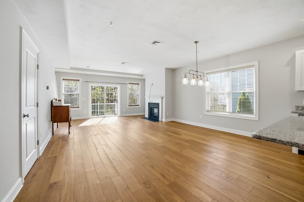 707 Southwood Ln # 707, Clinton MA 01510 photo 9