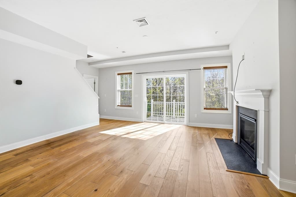 707 Southwood Ln # 707, Clinton MA 01510 photo 10
