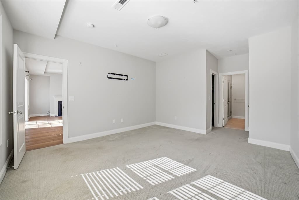707 Southwood Ln # 707, Clinton MA 01510 photo 11