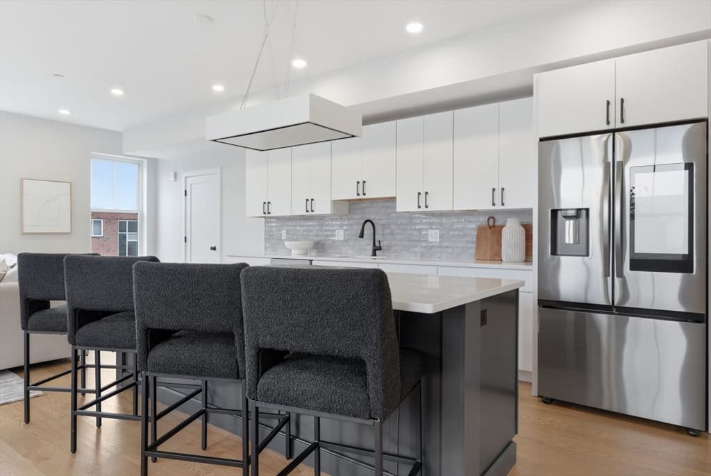 Condominium at 421 High St # 309, Medford MA 02155, Medford, photo 4 of 27