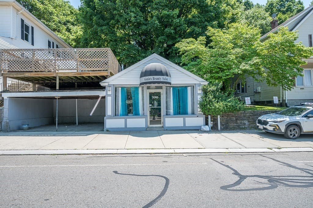 590 Franklin St., Worcester MA 01604 photo 2