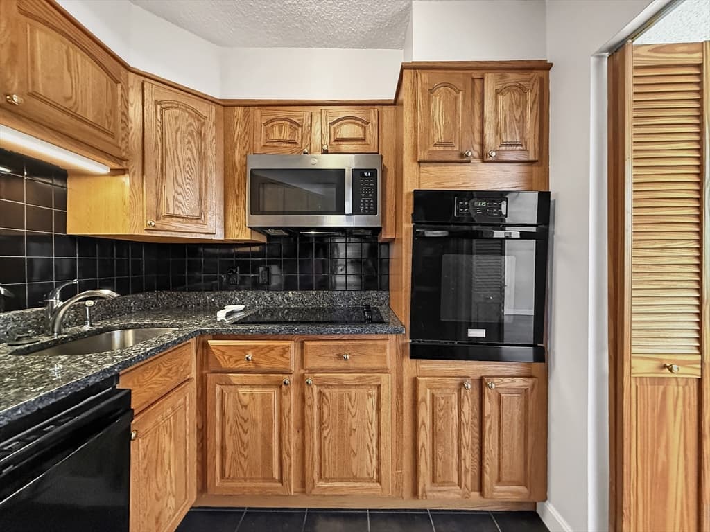 300 Lynn Shore Dr # 203, Lynn MA 01902 photo 23
