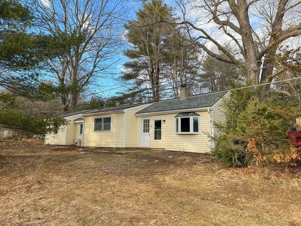 Mobile Home at 16 School House Cross Rd, Brookfield MA 01506, Brookfield, photo 2 of 39