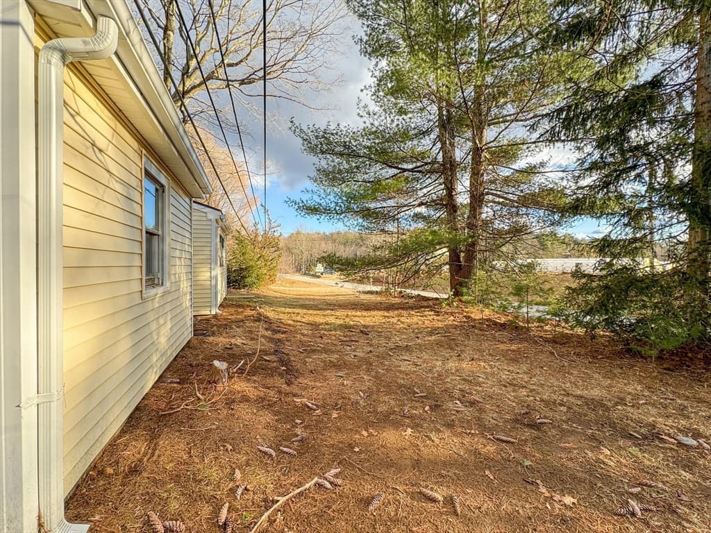 Mobile Home at 16 School House Cross Rd, Brookfield MA 01506, Brookfield, photo 22 of 39