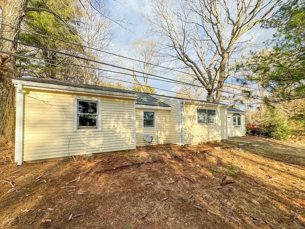 Mobile Home at 16 School House Cross Rd, Brookfield MA 01506, Brookfield, photo 3 of 39
