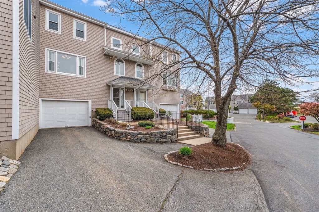 7 Whaler Lane # 7, Quincy MA 02171