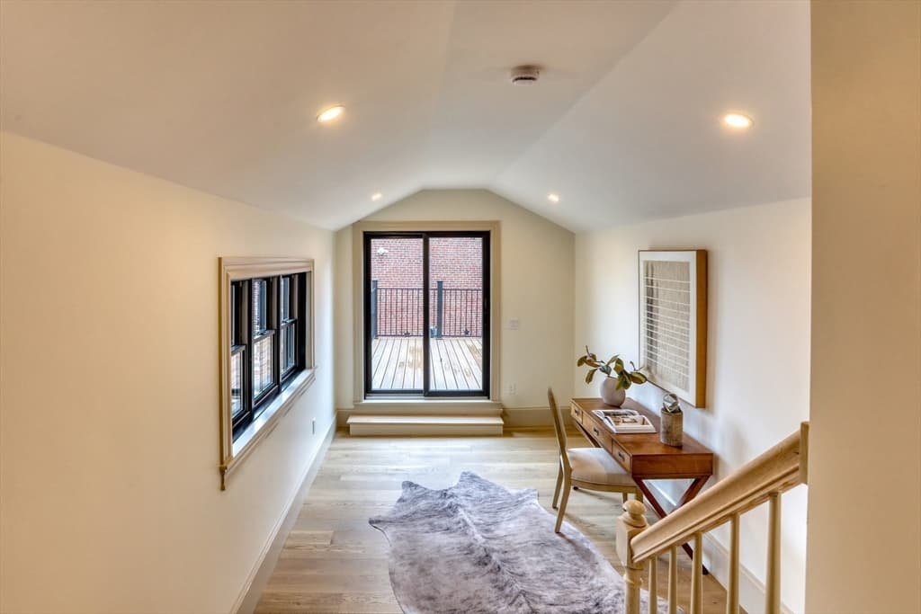 16 Chestnut Street, Boston MA 02129 photo 28