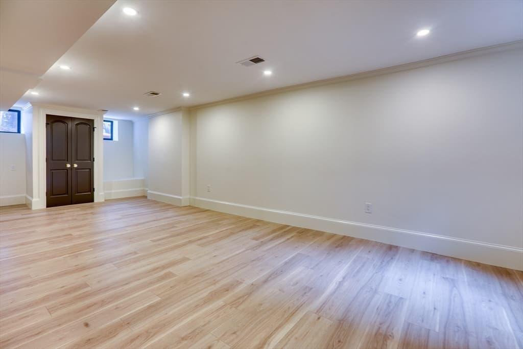 16 Chestnut Street, Boston MA 02129 photo 33