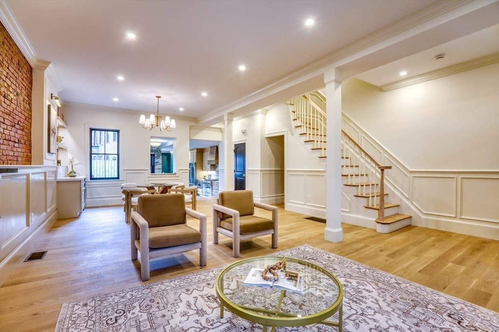 16 Chestnut Street, Boston MA 02129 photo 4